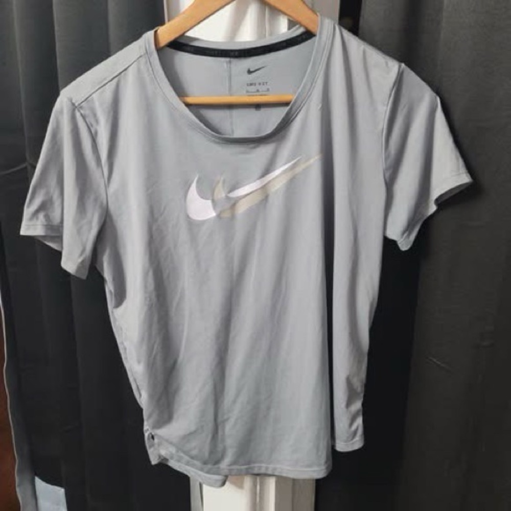Nike Women's Light Gray Short-Sleeve Sport Tee with Metallic Swoosh